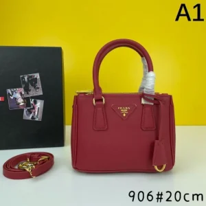 最新シーズンがやってきた 2026 トートバッグ PRADA プラダ 商品画像 1