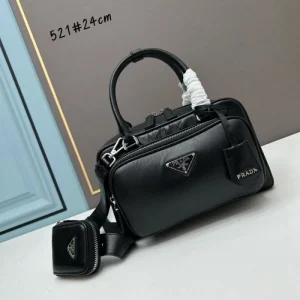 雑誌掲載も多数注目の新作 2026 トートバッグ PRADA プラダ 商品画像 1