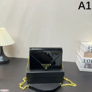 新作春夏らしさをプラス 2026 ショルダーバッグ PRADA プラダ 商品画像 1
