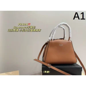 スタイリッシュな雰囲気 2026 トートバッグ PRADA プラダ 商品画像 1