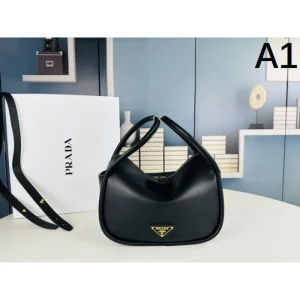 2026 夏らしく爽やかな印象 PRADA プラダ トートバッグ 商品画像 1