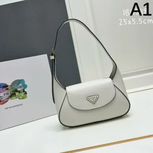 2026 着心地のいいサイズ感 PRADA プラダ トートバッグ 商品画像 1