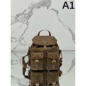 2026 きれいめコーデに変身 PRADA プラダ バックパック 商品画像 1