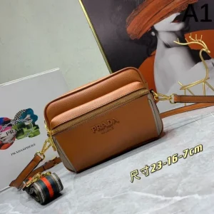 PRADA プラダ 2024FW 今年の秋はこれで決まり ショルダーバッグ 商品画像 1