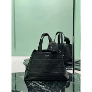 PRADA プラダ 2024FW 大注目国内完売数量限定 トートバッグ 商品画像 1