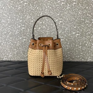 大変お買得 2026 トートバッグ VALENTINO ヴァレンティノ 商品画像 1