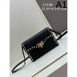 VALENTINO ヴァレンティノ 2024FW 超おすすめ ショルダーバッグ 商品画像 1