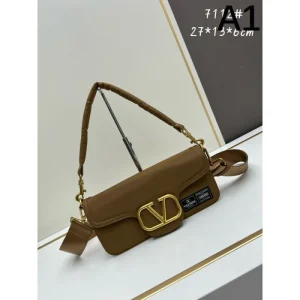 VALENTINO ヴァレンティノ 2024FW 絶大な人気 トートバッグ 商品画像 1