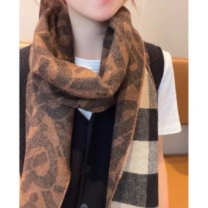 2024FW スカーフ BURBERRY バーバリー 着心地のいいサイズ感 商品画像 1