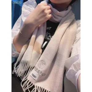 2024FW スカーフ BURBERRY バーバリー 秋らしく爽やかな印象 商品画像 1