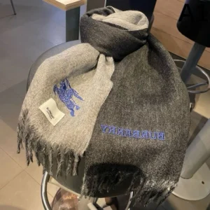 2024FW スカーフ BURBERRY バーバリー 毎シーズン人気が高い 商品画像 1