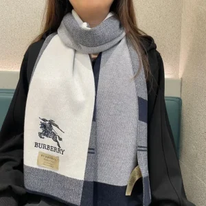 2024FW スカーフ BURBERRY バーバリー おしゃれ上級者の印象がある 商品画像 1