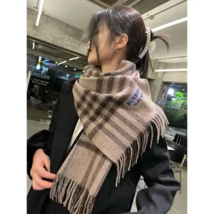 2024FW スカーフ BURBERRY バーバリー 数年愛用しても人気アイテム 商品画像 1