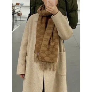 2024FW スカーフ CELINE セリーヌ 目を引くーデザインが特徴的 商品画像 1