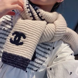 2024FW スカーフ CHANEL シャネル 完売品秋に大活躍間違いなし 商品画像 1