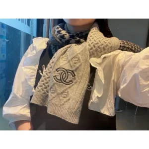 2024FW スカーフ CHANEL シャネル おしゃれ上級者の印象がある 商品画像 1