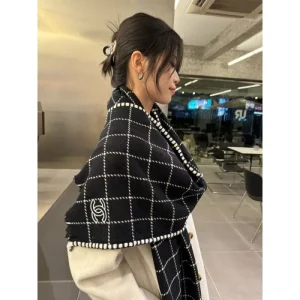 2024FW スカーフ CHANEL シャネル クラシックな雰囲気のトップス 商品画像 1
