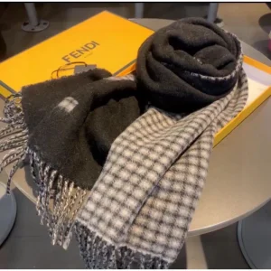 2024FW スカーフ FENDI フェンデイ トレンドのコーディネート 商品画像 1