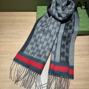 2024FW スカーフ GUCCI グッチ シーズンの流行にチェック 商品画像 1