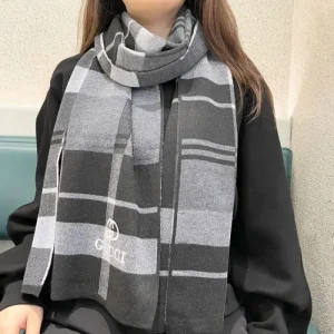 2024FW スカーフ GUCCI グッチ 秋冬のコーディネートに欠せない 商品画像 1