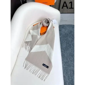 2024FW スカーフ HERMES エルメス 今季は色を使った注目新品 商品画像 1