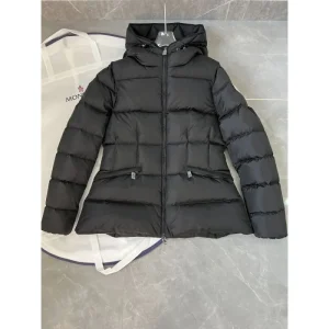 MONCLER モンクレール ダウンジャケット 2024FW 上品な彩りに夢中 商品画像 1