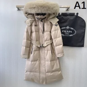 PRADA プラダ レディース 用ダウンジャケット 2024FW ロングシーズン活躍 商品画像 1