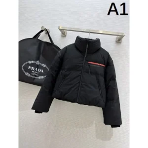PRADA プラダ レディース 用ダウンジャケット 2024FW カジュアル感を出す 商品画像 1