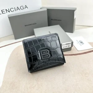 BALENCIAGA バレンシアガ 2026 ブームは再熱中 三つ折り財布 商品画像 1