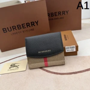 BURBERRY バーバリー 2026 この春夏注目すべき 二つ折り財布 商品画像 1