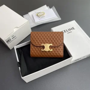 CELINE セリーヌ 2024FW 最新のトレンドを感じされる 三つ折り財布 商品画像 1