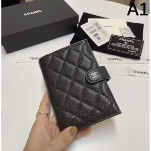 CHANEL シャネル 2026 見た目以上のかっこいい カードケース 商品画像 1