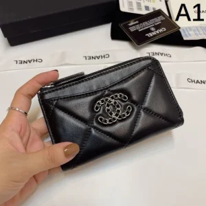 CHANEL シャネル 2026 この春夏最強のアイテム カードケース 商品画像 1