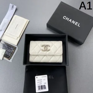 CHANEL シャネル 2024FW ファッションに新しい色 二つ折り財布 商品画像 1