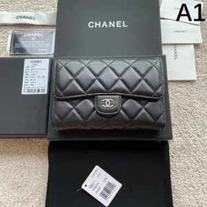 CHANEL シャネル 2024FW 限定デザイン大人気完売前に 三つ折り財布 商品画像 1