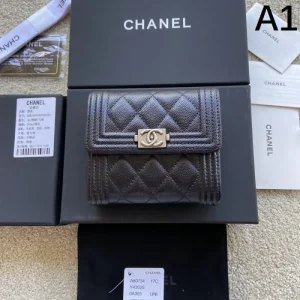 CHANEL シャネル 2024FW 今シーズン最注目のトレンド 三つ折り財布 商品画像 1
