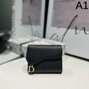 DIOR ディオール 2026 お目立ち度の高い新品 三つ折り財布 商品画像 1