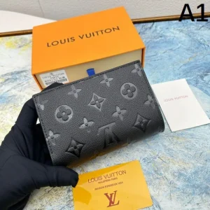 LOUIS VUITTON ルイヴィトン 2026 期間限定激安 二つ折り財布 商品画像 1