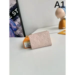 LOUIS VUITTON ルイヴィトン 2026 絶対購入したい カードケース 商品画像 1