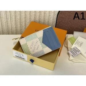 LOUIS VUITTON ルイヴィトン 2026 人気モデル愛用 カードケース 商品画像 1