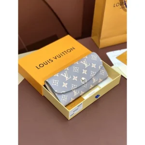 LOUIS VUITTON ルイヴィトン 2024FW おしゃれを楽しむ! 長財布 商品画像 1