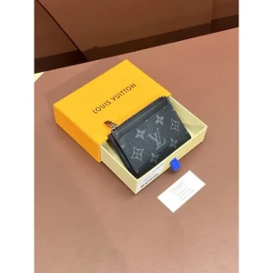 LOUIS VUITTON ルイヴィトン 2024FW 最新 話題沸騰中 カードケース 商品画像 1