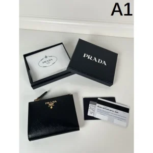 PRADA プラダ 2026 夏季日本未入荷カラー 二つ折り財布 商品画像 1