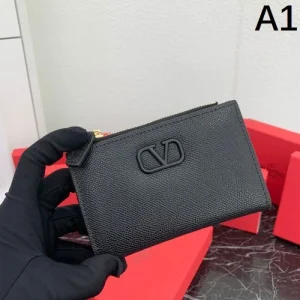 VALENTINO ヴァレンティノ 2026 トレンド商品 カードケース 商品画像 1