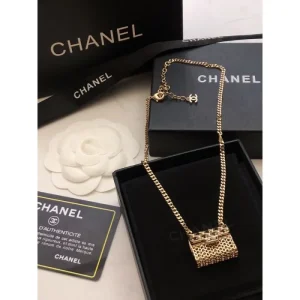 季節の変わり目に活躍する 2026 ネックレス CHANEL シャネル 商品画像 1