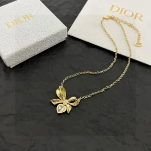 カジュアルな雰囲気があり 2026 ネックレス DIOR ディオール 商品画像 1
