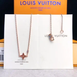ロゴが素敵 2026 ネックレス LOUIS VUITTON ルイヴィトン 商品画像 1