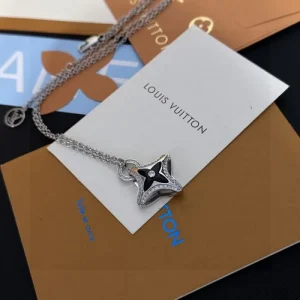 今シーズン新作 2026 ネックレス LOUIS VUITTON ルイヴィトン 商品画像 1