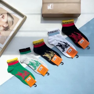 2026 靴下 BURBERRY バーバリー 芸能人愛用ブランド 商品画像 1