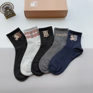 2026 靴下 BURBERRY バーバリー 春夏最新作完売必至 商品画像 1